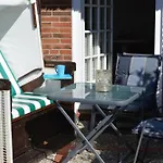 Morderne 3-zimmerwohnung In Einer Hausscheibe Unter Reet Lägenhet