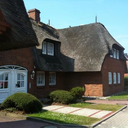 Morderne 3-zimmerwohnung In Einer Hausscheibe Unter Reet * Westerland