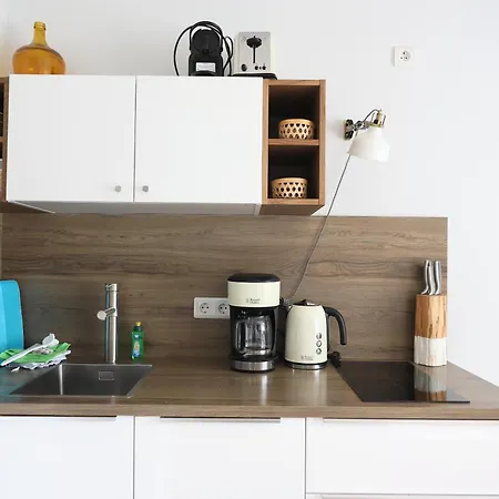 Morderne 3-zimmerwohnung In Einer Hausscheibe Unter Reet Apartmán