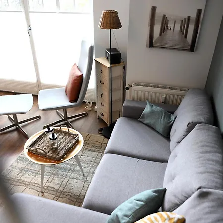 Apartmán Morderne 3-zimmerwohnung In Einer Hausscheibe Unter Reet *