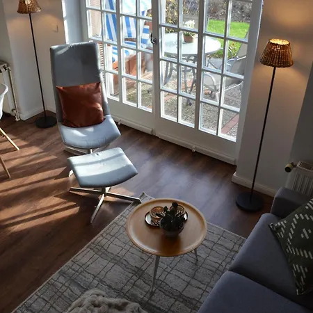 Morderne 3-zimmerwohnung In Einer Hausscheibe Unter Reet Appartement Westerland