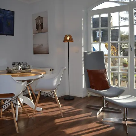 Morderne 3-zimmerwohnung In Einer Hausscheibe Unter Reet Appartement *